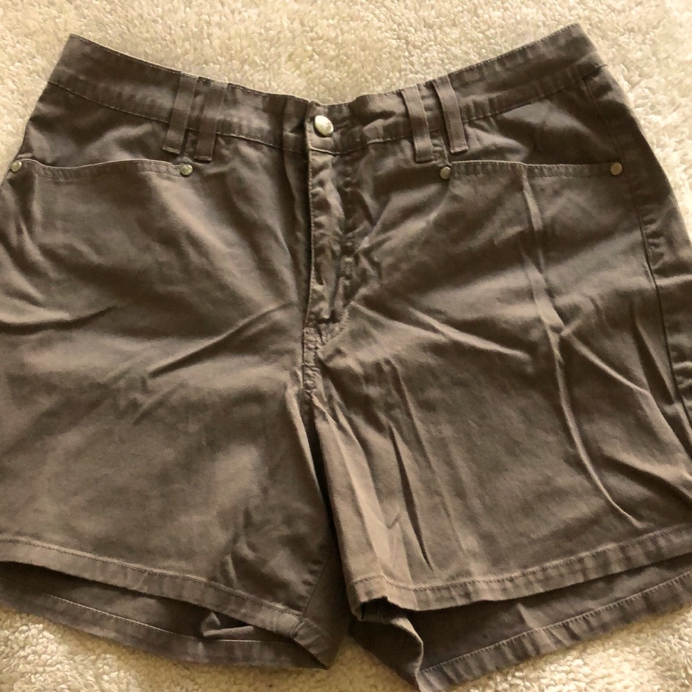 Gloria Vanderbilt shorts